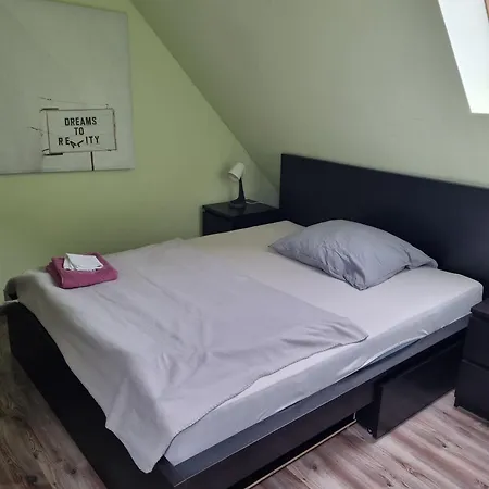 Mit 5 Und Kueche Im Norden Von Hamburg Am Flughafen Appartement